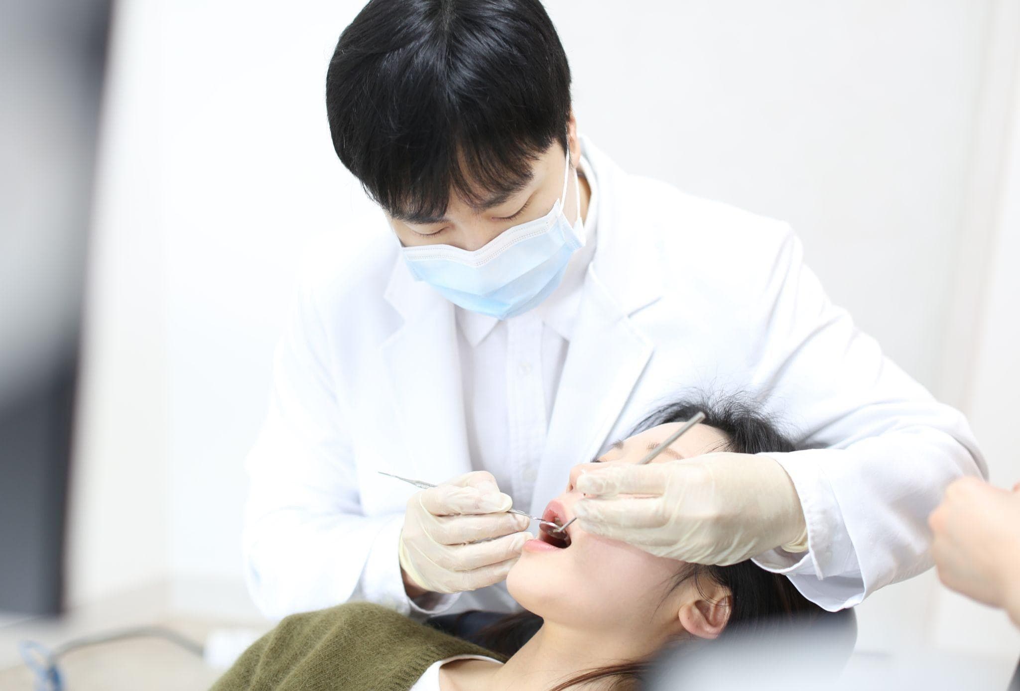 송곳니만 부분교정하나요 사진.