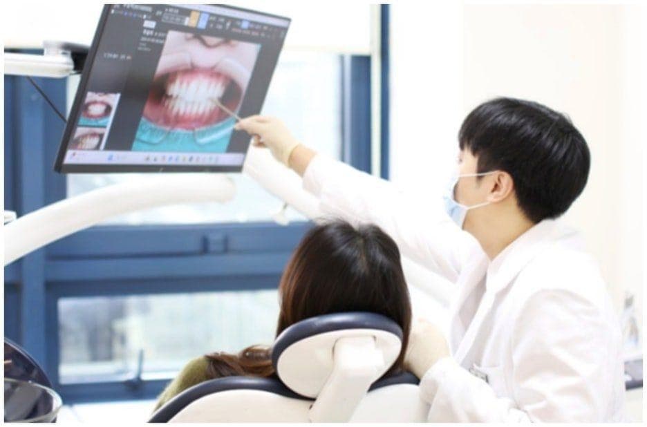앞니에 금이 가면 꼭 치료하나요 사진.